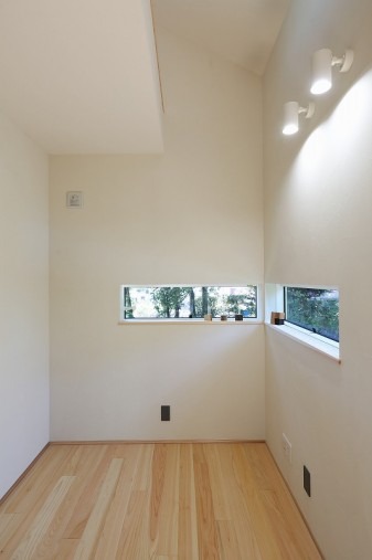 2016042509011315492-galleryslide