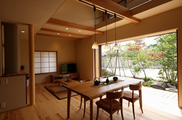 201512101443109591-galleryslide