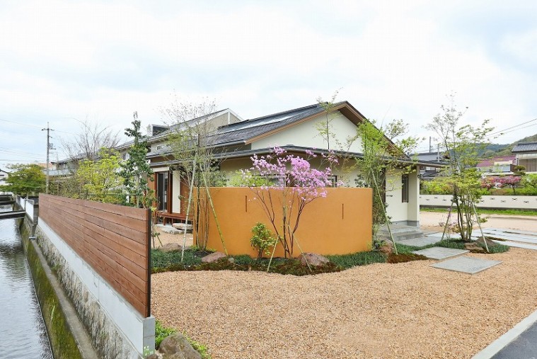 掘りごたつを囲む　家族団欒の平屋暮らし（山口県防府市/平屋）