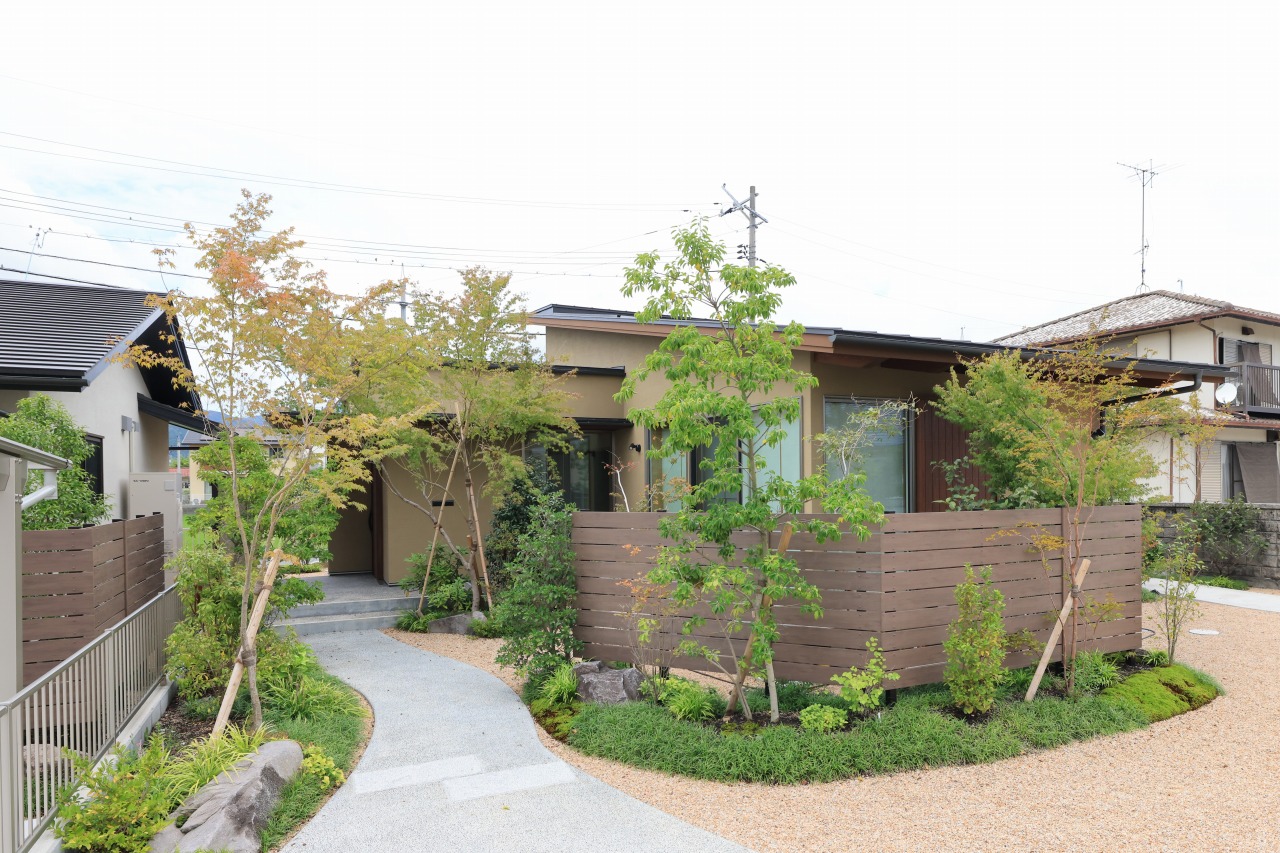 内と外で表情を変えた遊び心のある住まい(山口県山口市/平屋)