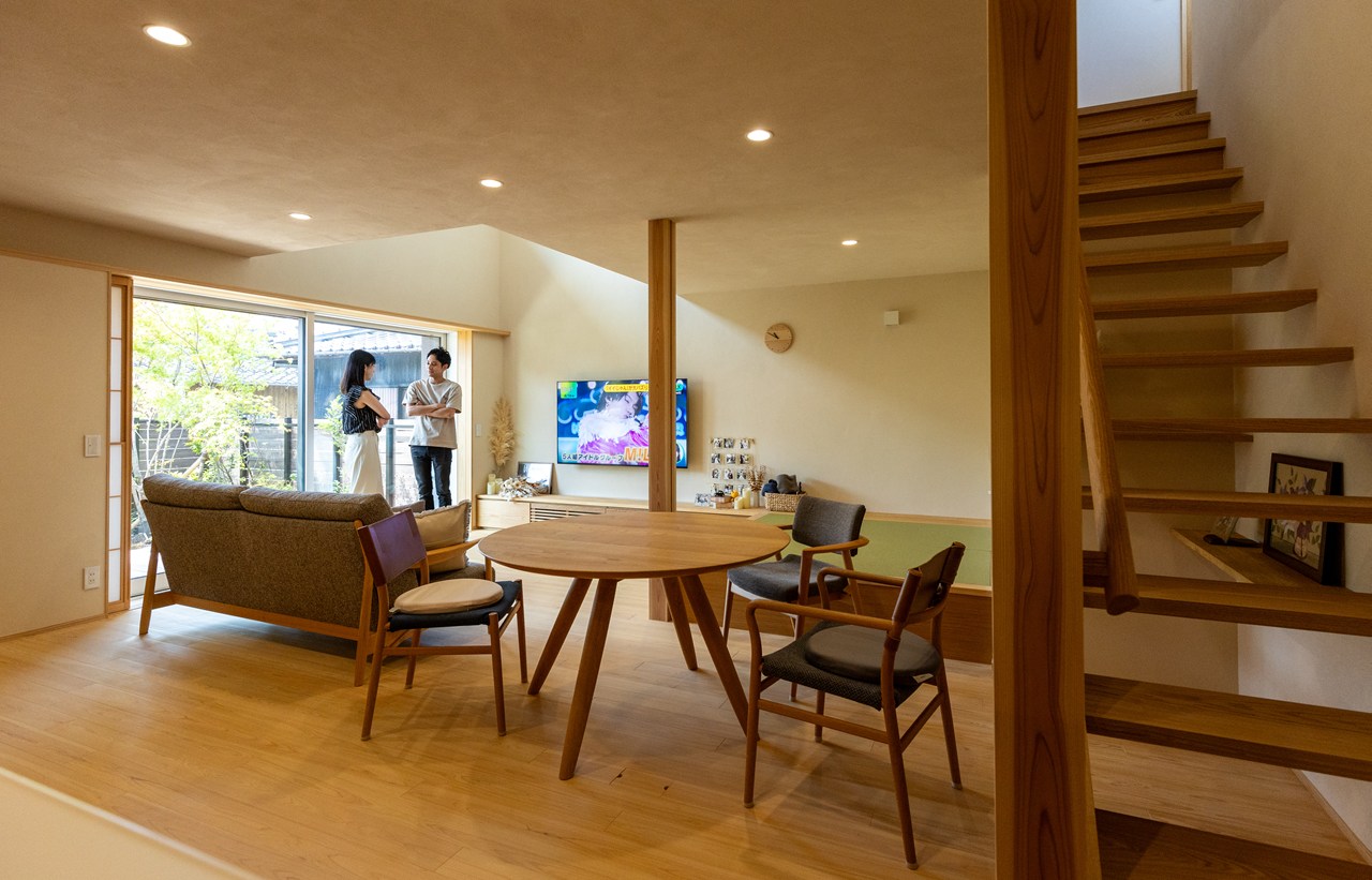 お庭を愛でる穏やかで上質な住まい　(山口県防府市/トラッド)