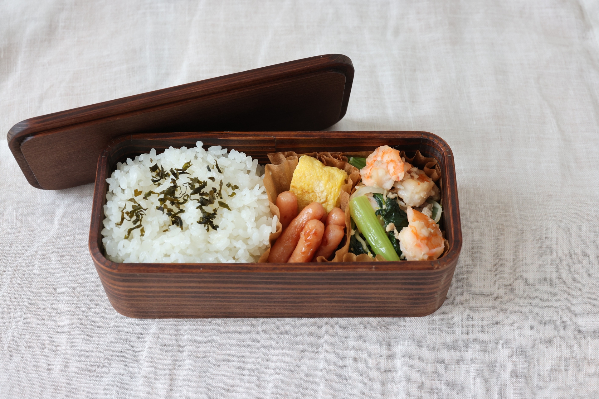 杉のお弁当箱