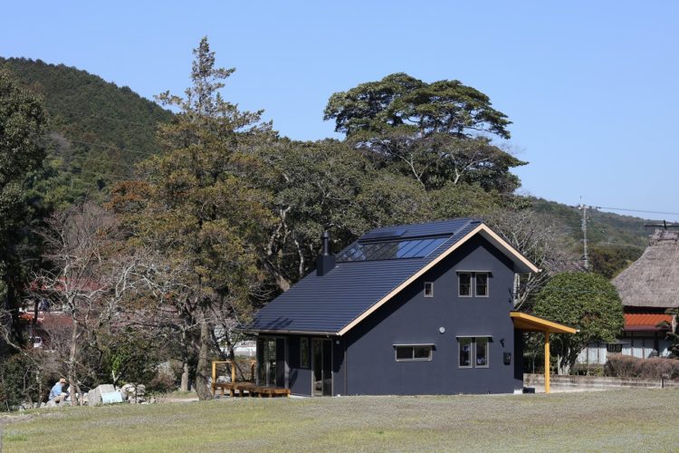 自然と共存する里山の暮らし（福岡県筑紫郡/大屋根）